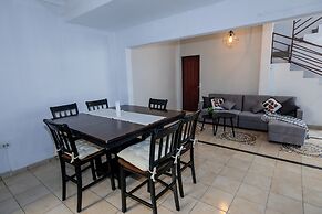Friendly House