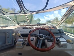 ALL EXCLUSIVE YACHT