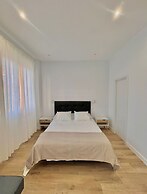 Charming Accommodation Near Ifema