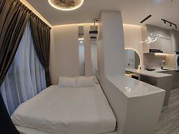 THR1 Cozy Studio with Netflix SKYTREES