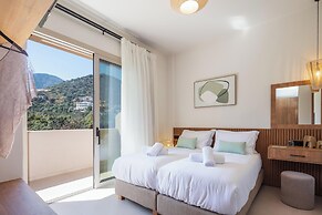 KaYa SeaView Residence