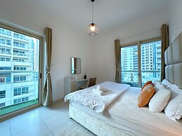 DreamLike Full Pool & Marina View