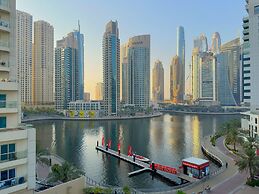 DreamLike Full Pool & Marina View