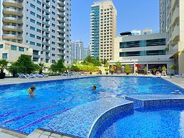 DreamLike Full Pool & Marina View