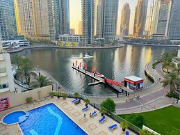 DreamLike Full Pool & Marina View