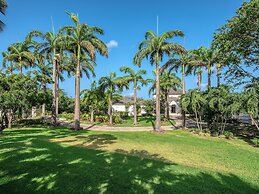 Waterfalls - 6 bed Peaceful and Secure Luxury