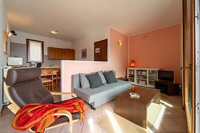 Willow Apartment with Lakeview