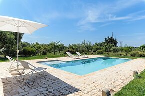 Charme Ostunese con piscina by Wonderful Italy