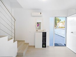 Comfort Steps From the Sea