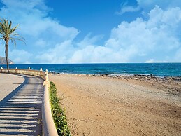 Comfort Steps From the Sea