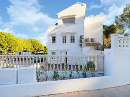 Comfort Steps From the Sea
