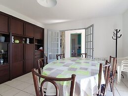 Charming Villa in Saint-genies