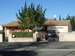Charming Villa in Saint-genies