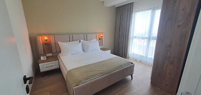 Petra Port Hotel