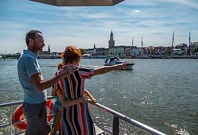 Waterfront Chalet for 6 in Kampen