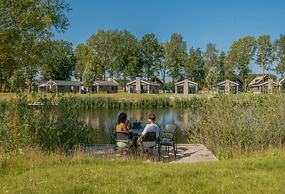 Waterfront Chalet for 6 in Kampen
