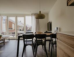 Waterside Escape With Easy Access
