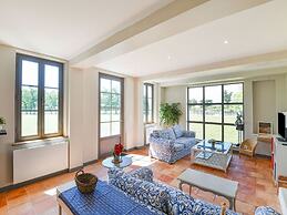 Villa in Lanton Near the Beach With Harbour View