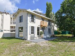 Villa in Lanton Near the Beach With Harbour View