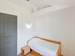 Villa in Lanton Near the Beach With Harbour View