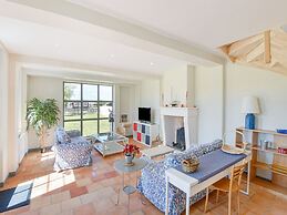 Villa in Lanton Near the Beach With Harbour View