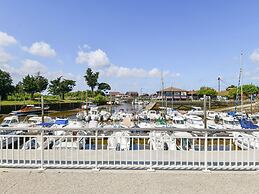 Villa in Lanton Near the Beach With Harbour View