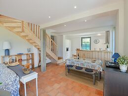Villa in Lanton Near the Beach With Harbour View