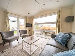 Veluwemeer Chalet With Microwave