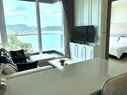 Beachfront Bang Saray By RoomQuest Hotel