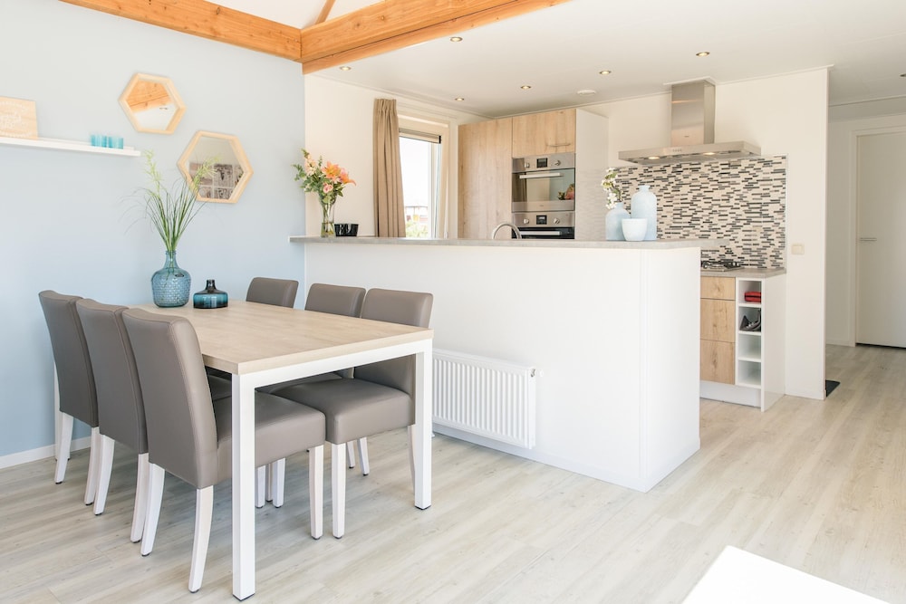Cozy Lodge by Hollum