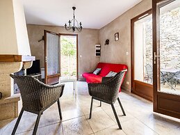 Vineyards & Village Stay