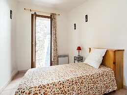 Vineyards & Village Stay