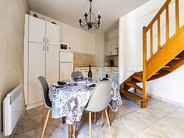 Vineyards & Village Stay