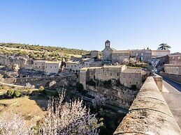 Vineyards & Village Stay