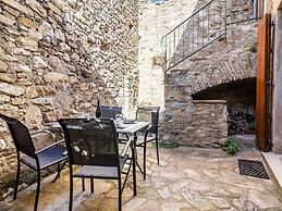 Vineyards & Village Stay
