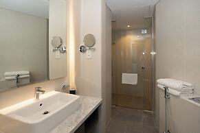 B. Bay centrally located Cozy Studio