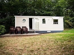 Chalet in Olloy-sur-viroin With Patio