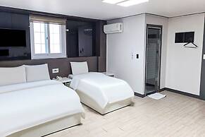 Osan J Hotel
