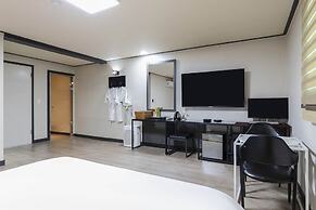 Osan J Hotel