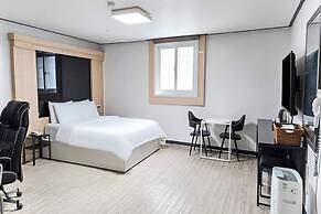 Osan J Hotel