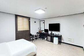 Osan J Hotel