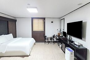 Osan J Hotel