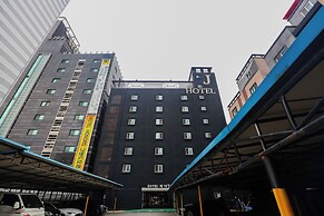 Osan J Hotel