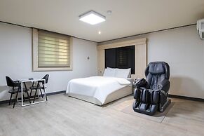 Osan J Hotel