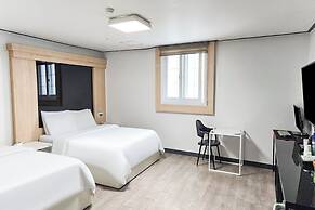 Osan J Hotel
