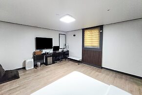 Osan J Hotel