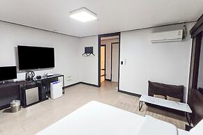 Osan J Hotel