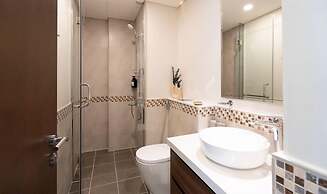 Canal View 1BR Near Dubai Mall