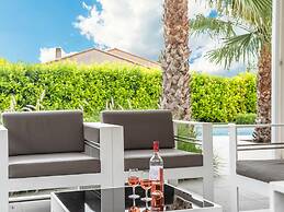 Villa w/ Palm Trees & Pool
