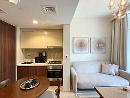 Modern City Scaping Apartment